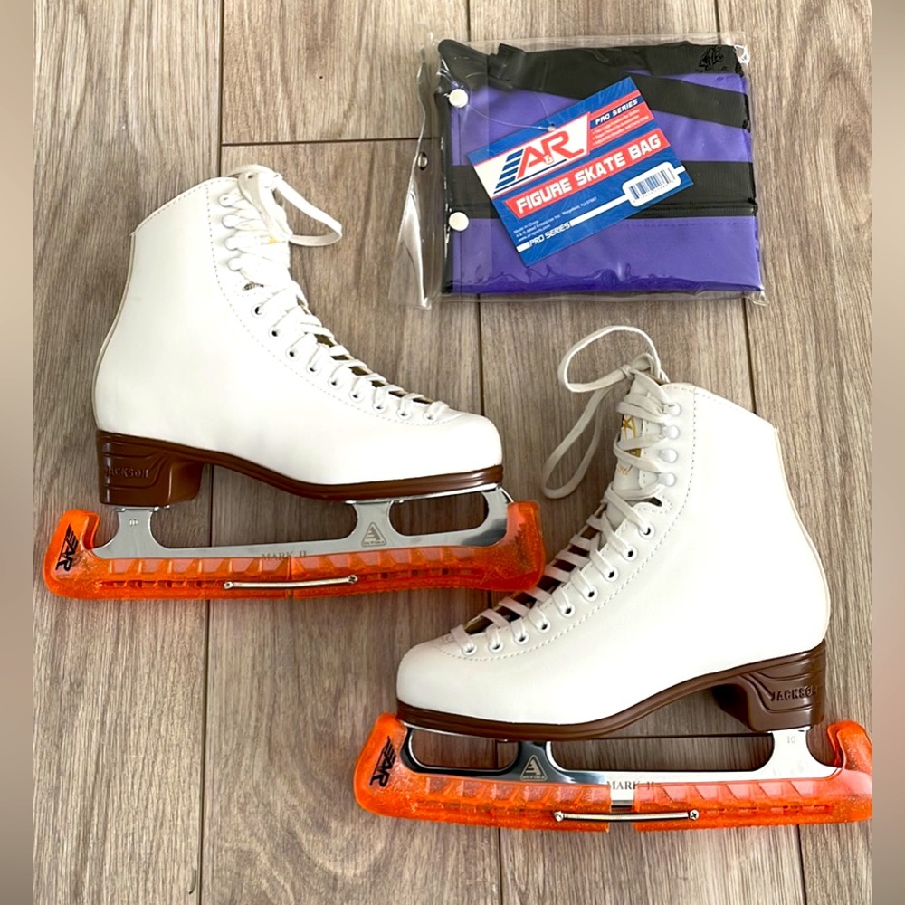 Jackson Ultima Figure Skate W/Blade Guard - Excellent Condition